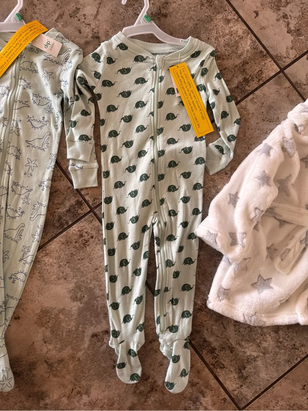 NWT Bundle of (2) lightweight Footie pajamas & (1) super soft bath robe 12-18M